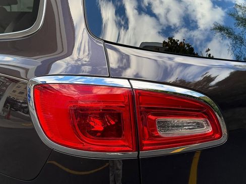 Used 2017 Buick Enclave Leather image 11