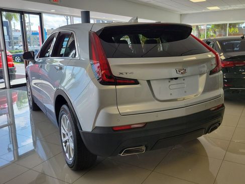 Used 2022 Cadillac XT4 Luxury w/ Driver Awareness Package FWD image 6