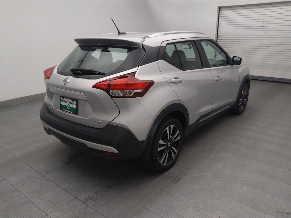 Used 2019 Nissan Kicks SR w/ SR Premium Package FWD image 9