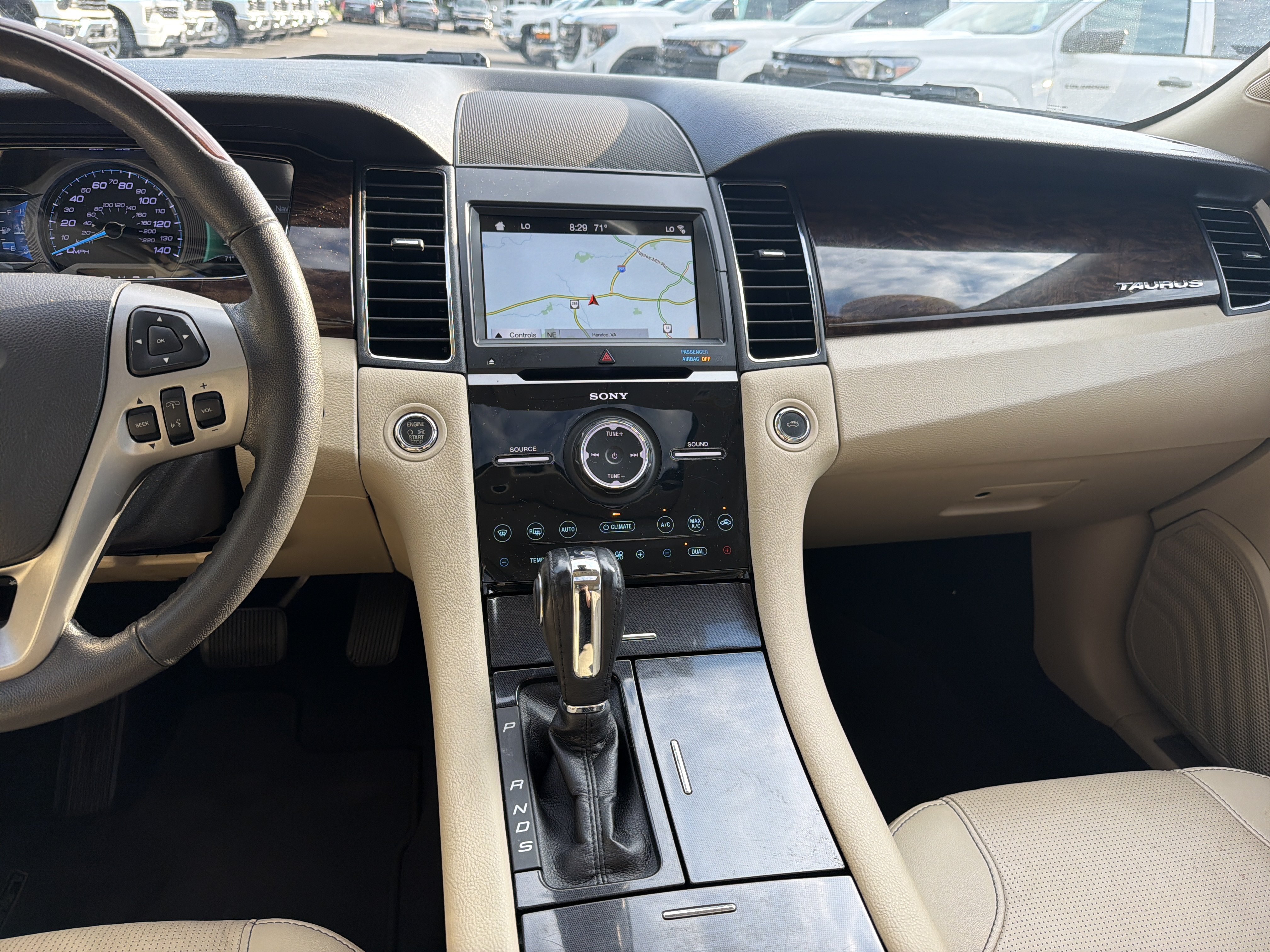 Used 2018 Ford Taurus Limited w/ Driver Assist Package FWD image 31