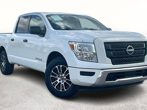 Used 2023 Nissan Titan SV image 1