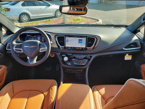 New 2026 Chrysler Pacifica Pinnacle FWD image 13