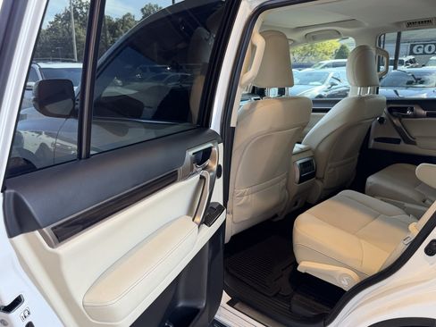 Used 2021 Lexus GX 460 Premium AWD/4WD image 30