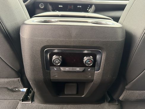 Used 2025 Chevrolet Tahoe Z71 w/ Comfort Package AWD/4WD image 74