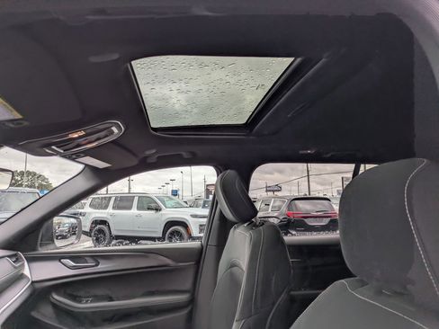 New 2026 Jeep Grand Cherokee Laredo X image 14