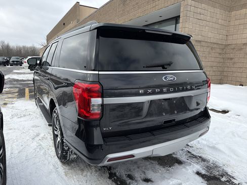 Used 2023 Ford Expedition Max XLT image 5