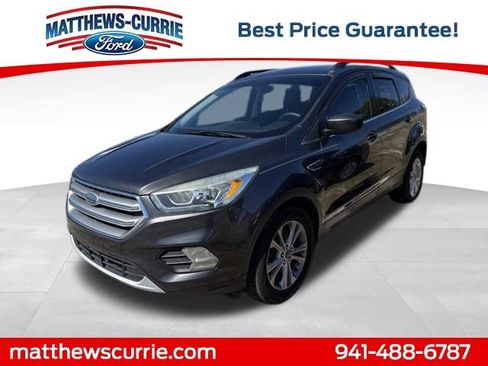 Used 2017 Ford Escape SE w/ Equipment Group 201A image 1