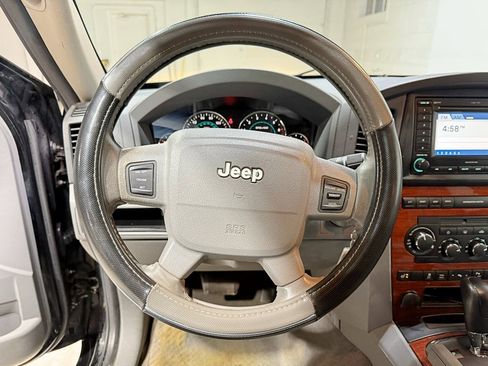 Used 2007 Jeep Grand Cherokee Limited image 11