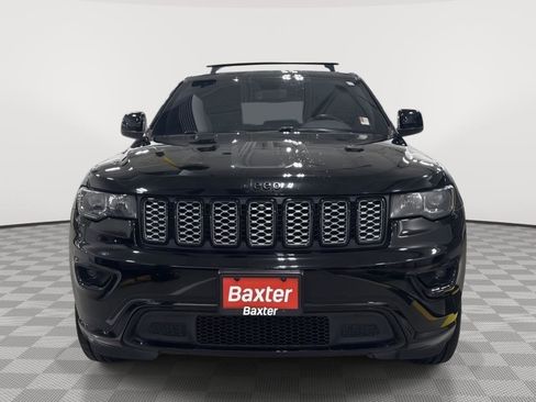 Used 2019 Jeep Grand Cherokee Altitude AWD/4WD image 17