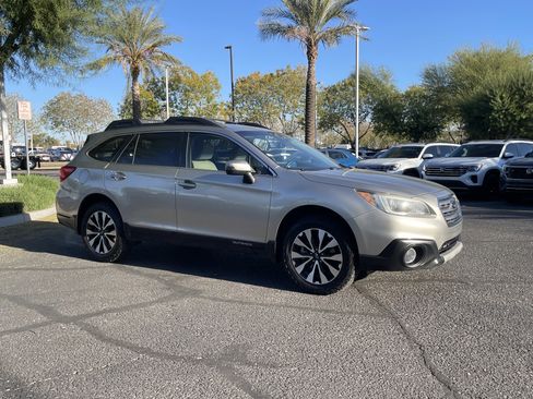 Used 2017 Subaru Outback 3.6R Limited image 6