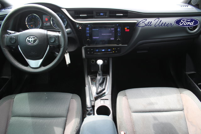 Used 2018 Toyota Corolla LE w/ Carpet Mat Package (TMS) FWD image 15