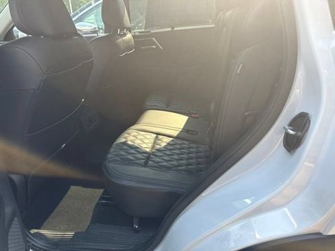 Used 2024 Mitsubishi Outlander SEL AWD/4WD image 6