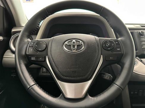 Used 2018 Toyota RAV4 Limited w/ Advanced Technology Package image 11