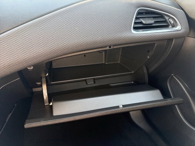 Used 2019 Chevrolet Cruze LT FWD image 32