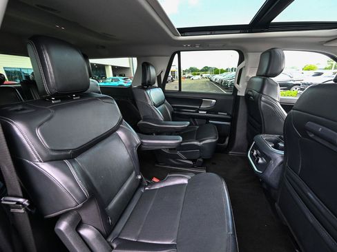 Used 2025 Ford Expedition Max Platinum AWD/4WD image 29