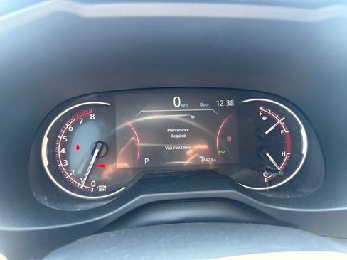 Used 2025 Toyota RAV4 XLE AWD/4WD image 10