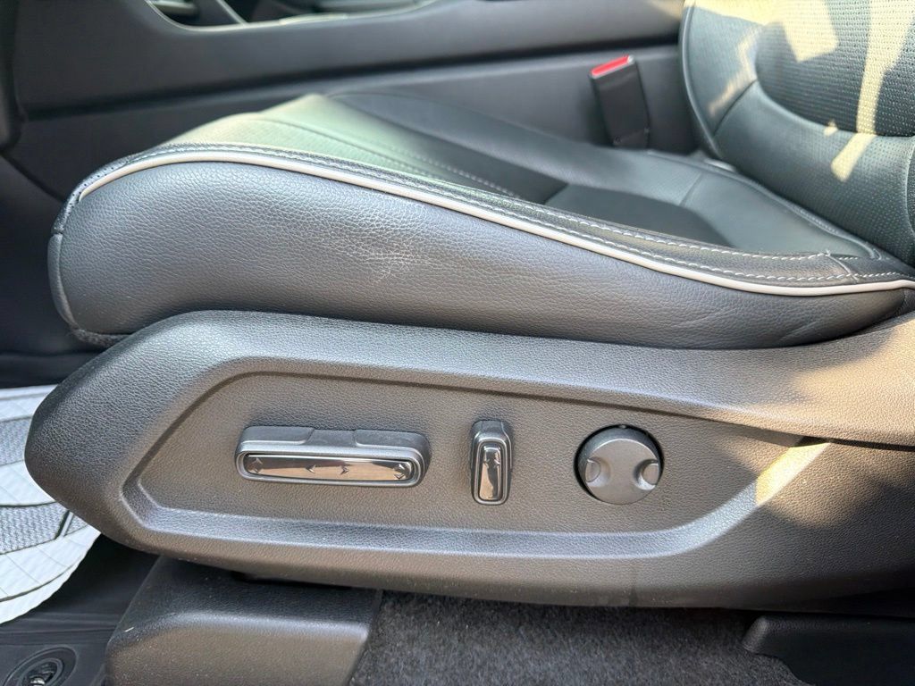 Used 2023 Honda Pilot Elite image 22