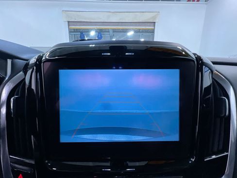Used 2019 Chevrolet Traverse LT FWD image 27