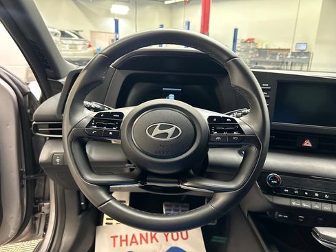 Used 2025 Hyundai Elantra Sport FWD image 28