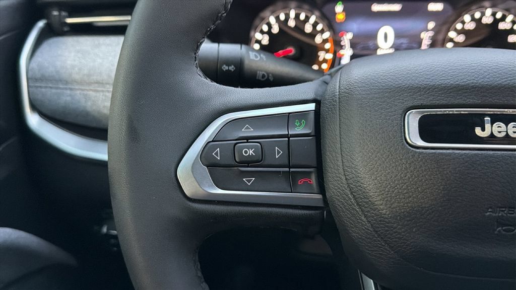 Used 2023 Jeep Compass Latitude w/ Sun and Sound Group AWD/4WD image 19