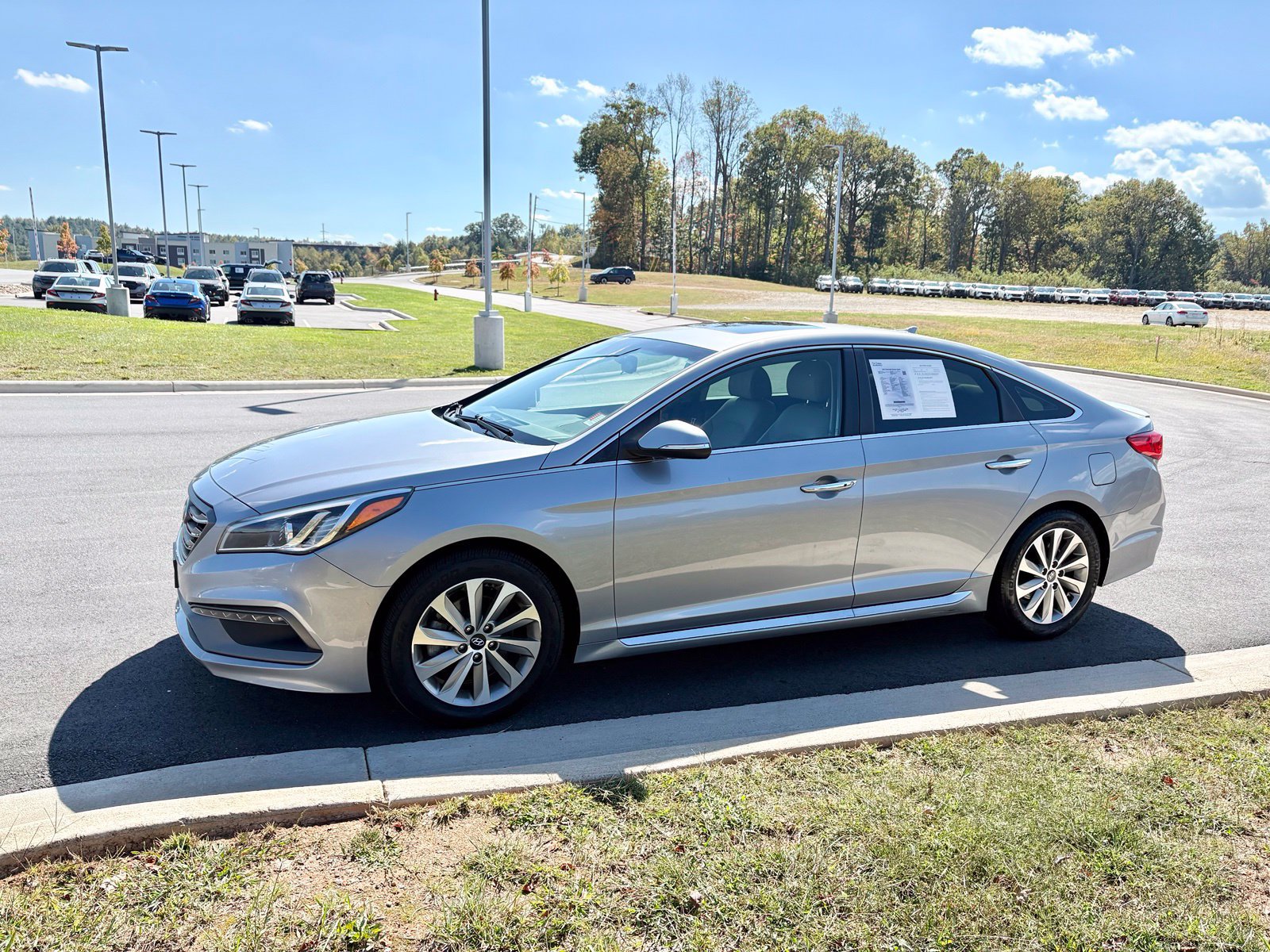 Used 2017 Hyundai Sonata Sport w/ Value Edition Package 02 FWD image 4