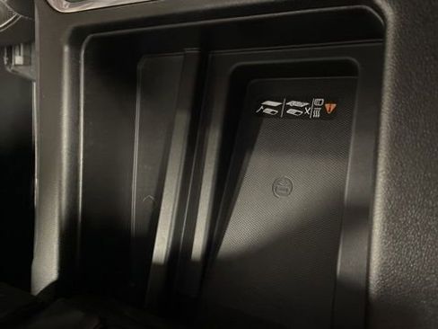 Used 2020 Chevrolet Silverado 2500 LTZ w/ LTZ Convenience Package image 39