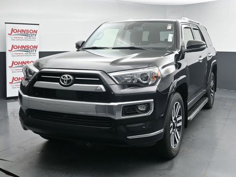 Used 2024 Toyota 4Runner Limited AWD/4WD image 4