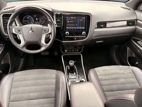 Used 2022 Mitsubishi Outlander LE image 25