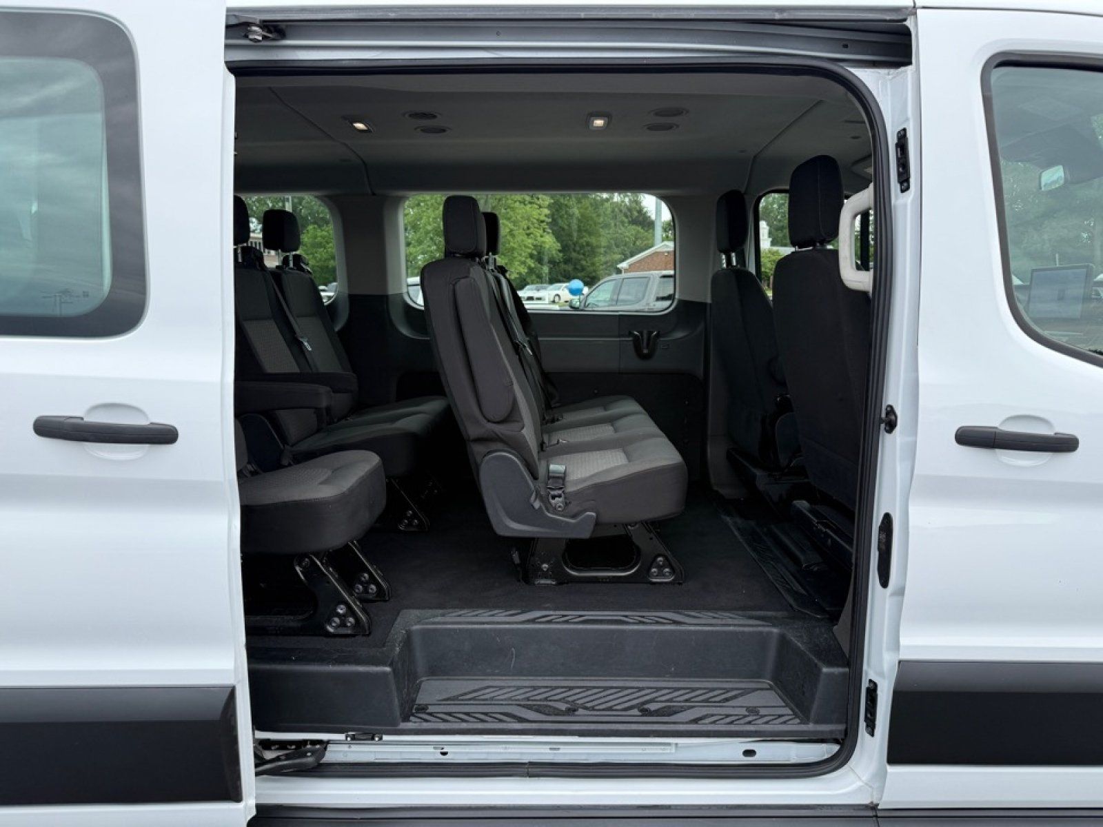 Used 2024 Ford Transit 350 XLT RWD image 33