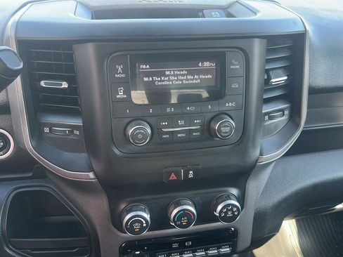 Used 2020 RAM 5500 Tradesman w/ Chrome Appearance Group image 16