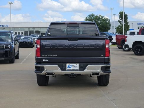 Used 2022 Chevrolet Silverado 1500 LT w/ Z71 Off-Road Package AWD/4WD image 6