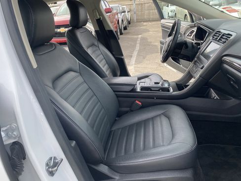 Used 2018 Ford Fusion SE w/ Equipment Group 602A image 24