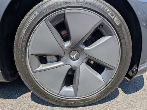 Used 2022 Tesla Model 3 Long Range AWD/4WD image 6
