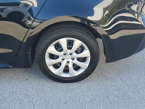 Used 2023 Toyota Corolla LE image 5