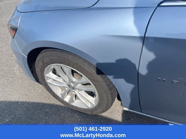 Used 2017 Chevrolet Malibu LT w/ Leather Package FWD image 11