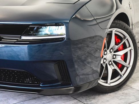 Used 2025 Dodge Charger R/T Scat Pack w/ Track Pack image 39