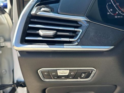 Used 2019 BMW X7 xDrive40i w/ Premium Package image 17