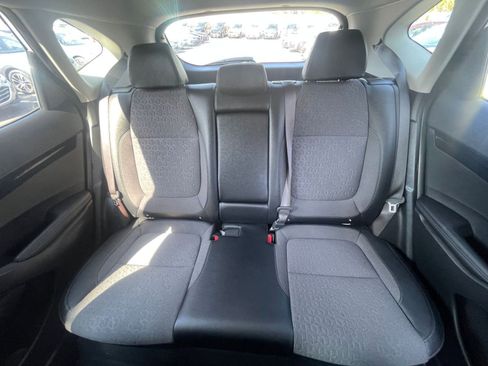 Used 2025 Kia Seltos S image 37