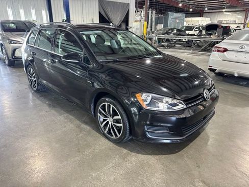 Used 2016 Volkswagen Golf S FWD image 4