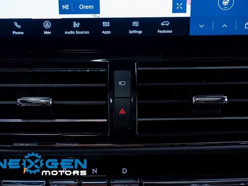 Used 2022 Lincoln Navigator Reserve AWD/4WD image 11