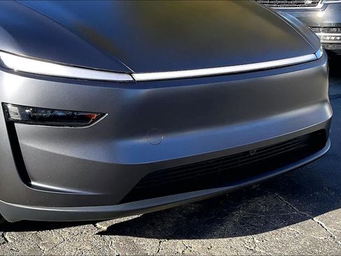 Used 2026 Tesla Model Y AWD image 32