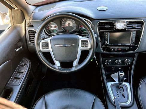 Used 2011 Chrysler 200 Limited image 8