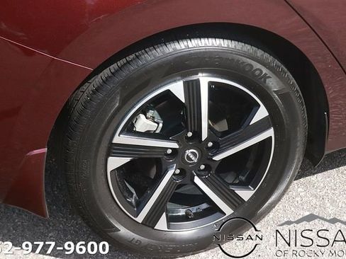 Used 2025 Nissan Sentra SV image 7