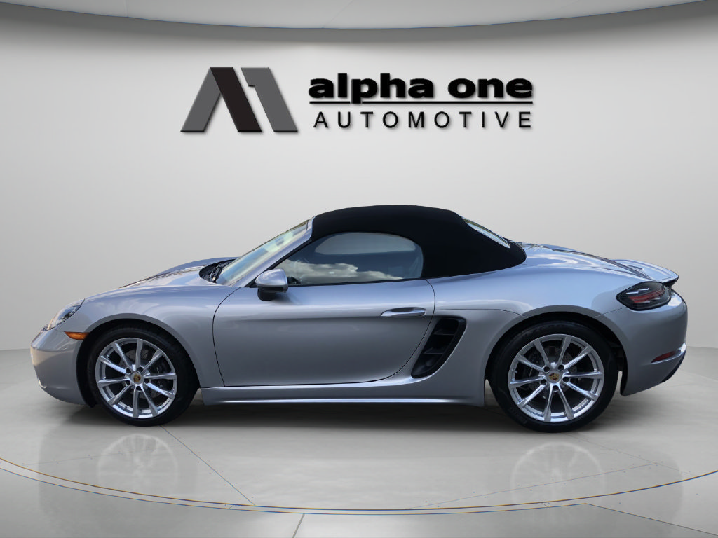 Used 2021 Porsche 718 Boxster RWD image 8