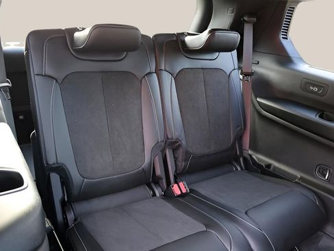 New 2025 Jeep Grand Cherokee L Altitude RWD image 20