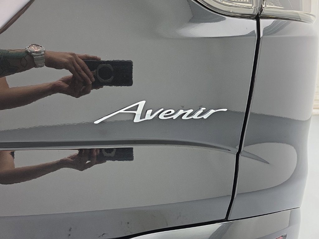 Used 2024 Buick Enclave Avenir w/ Avenir Technology Package AWD/4WD image 72