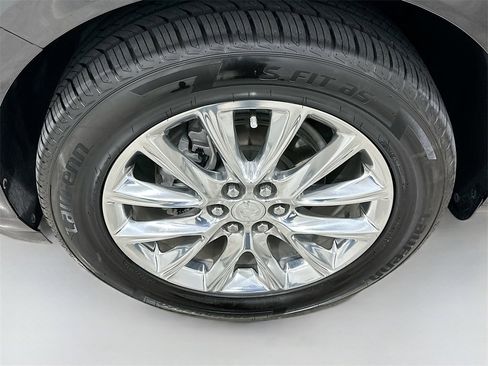 Used 2021 Buick Enclave Premium w/ Sun and Sites Package image 34