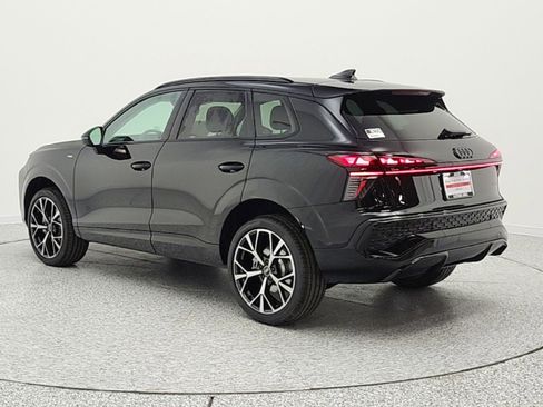 New 2026 Audi Q3 quattro 2.0T AWD/4WD image 7