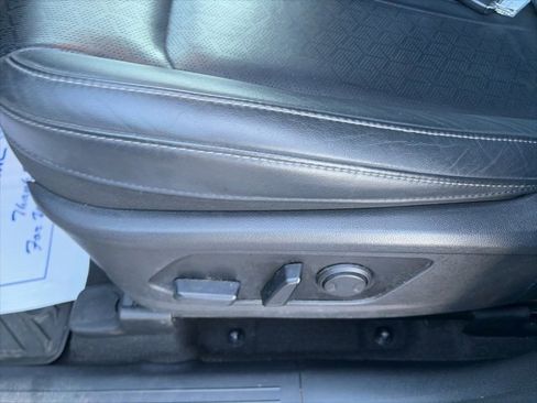 Used 2023 Kia Sorento EX image 18