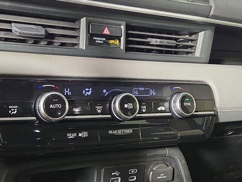 Used 2023 Honda Pilot LX image 21